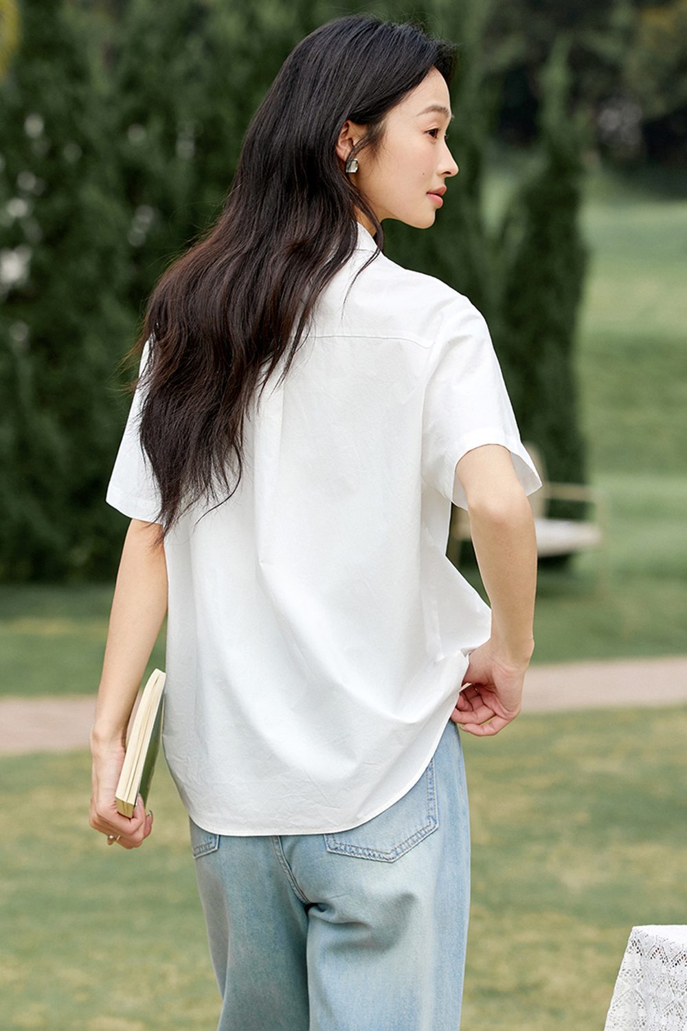 Minimalist White Lace-trimmed Cotton Shirt