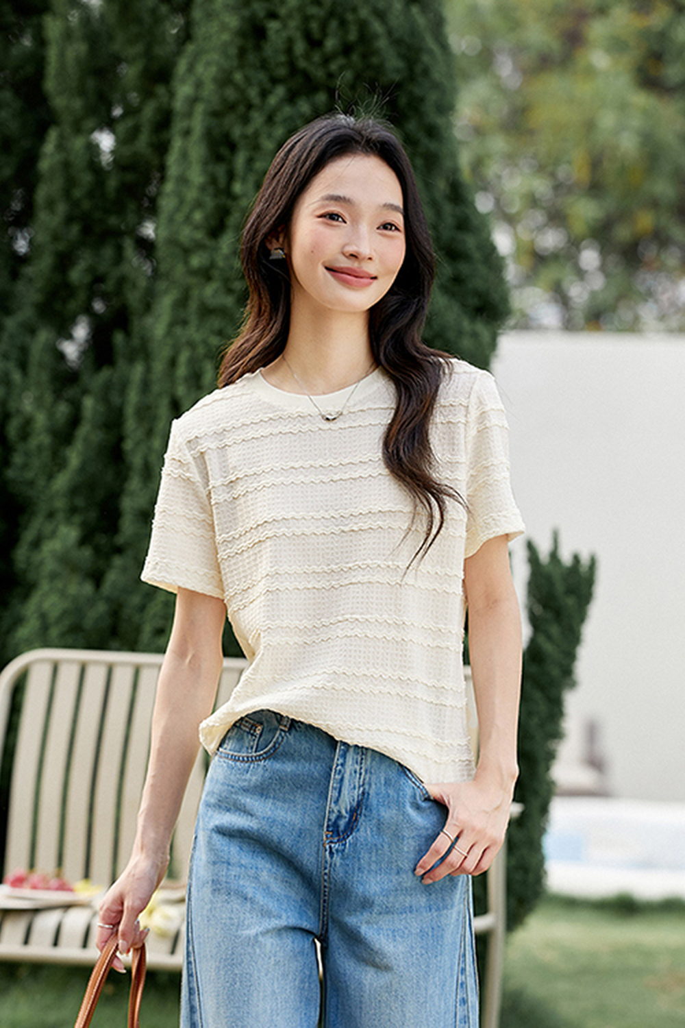 Minimalist Round Neck T-shirt with Paneled Loose Top-VIMLYSTORE