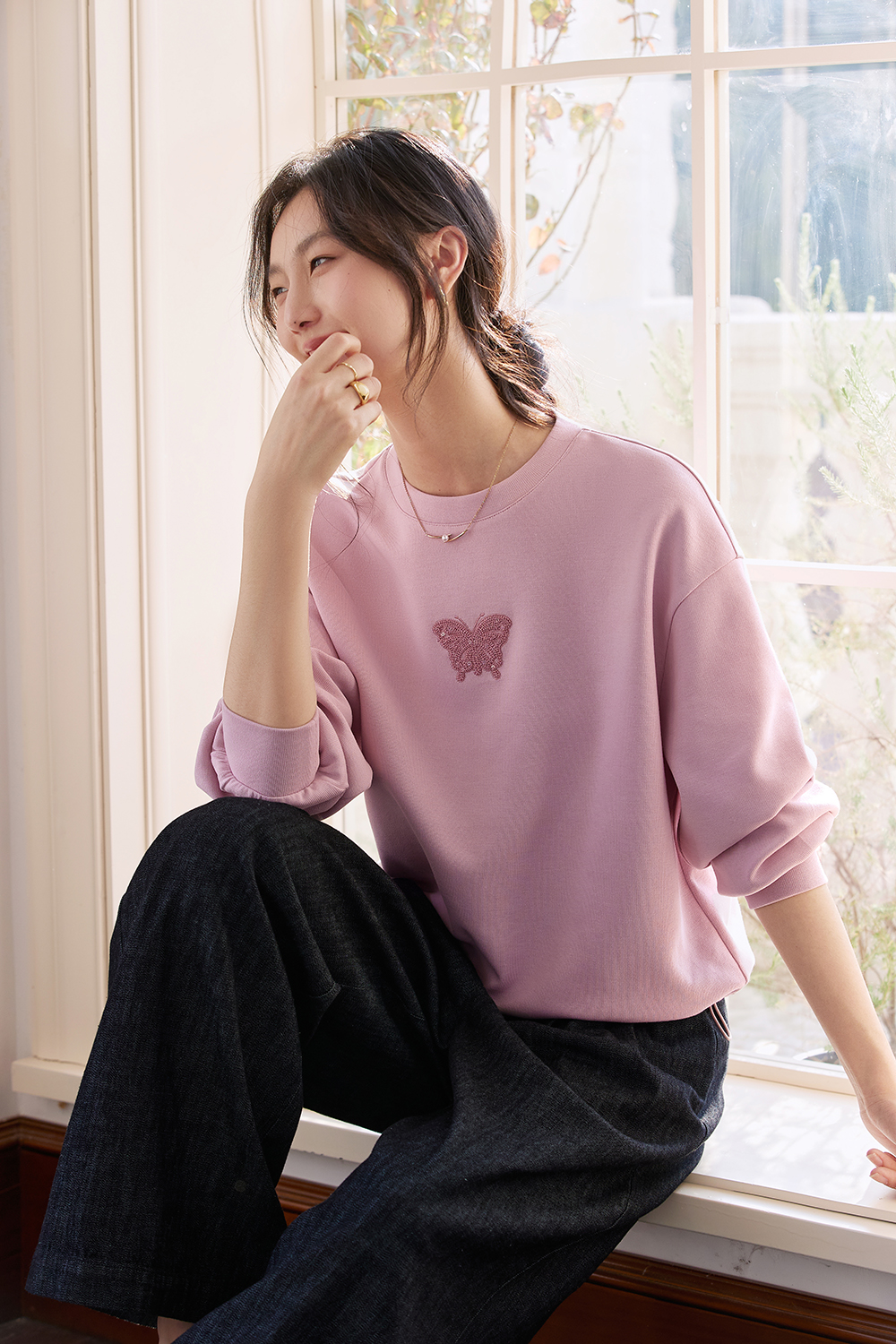 Butterfly-Embroidered Oversized Crewneck Sweatshirt-VIMLYSTORE