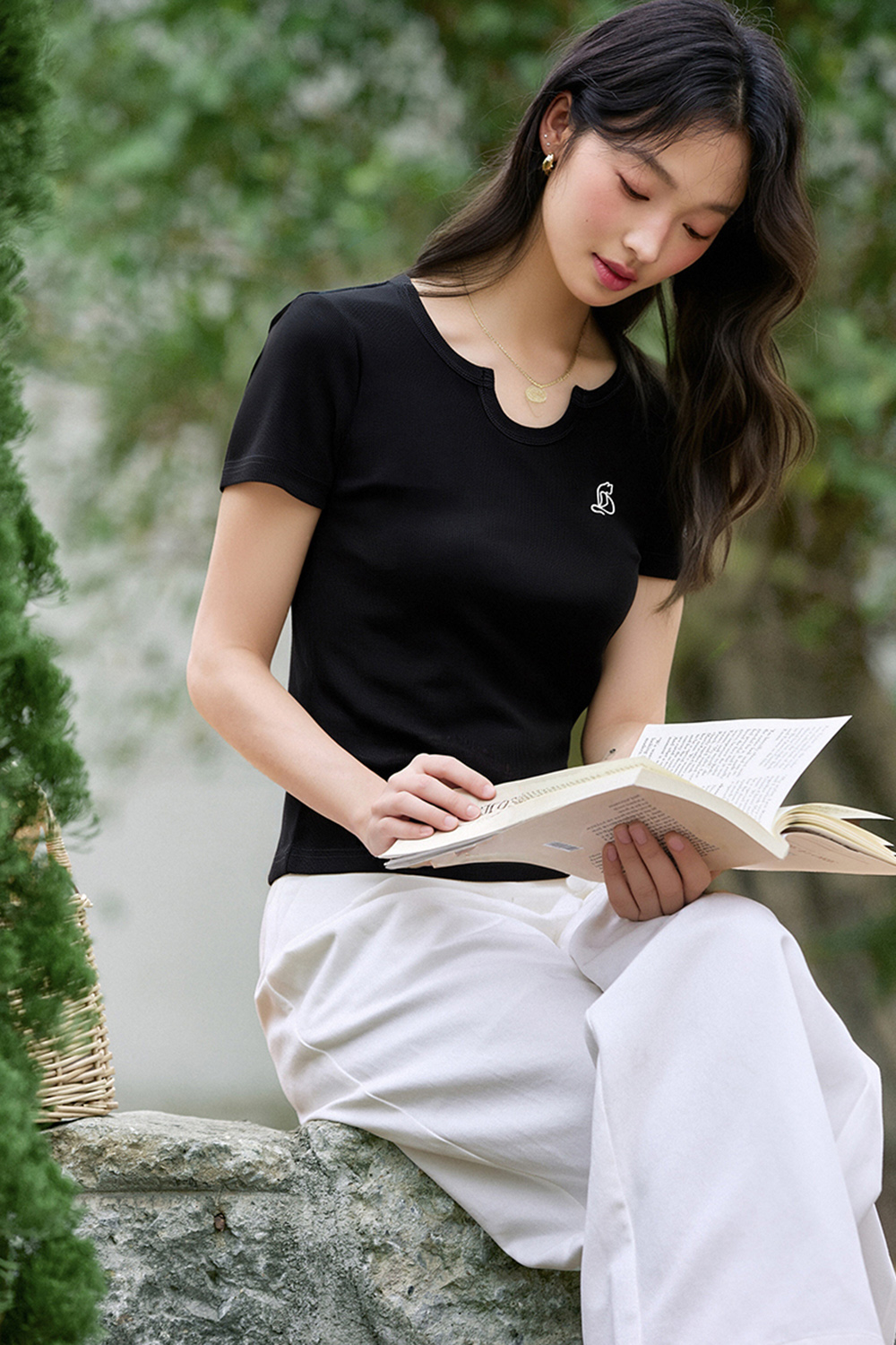 Fashion Casual U-Neck Embroidered Slim-Fit Short-Sleeve Top