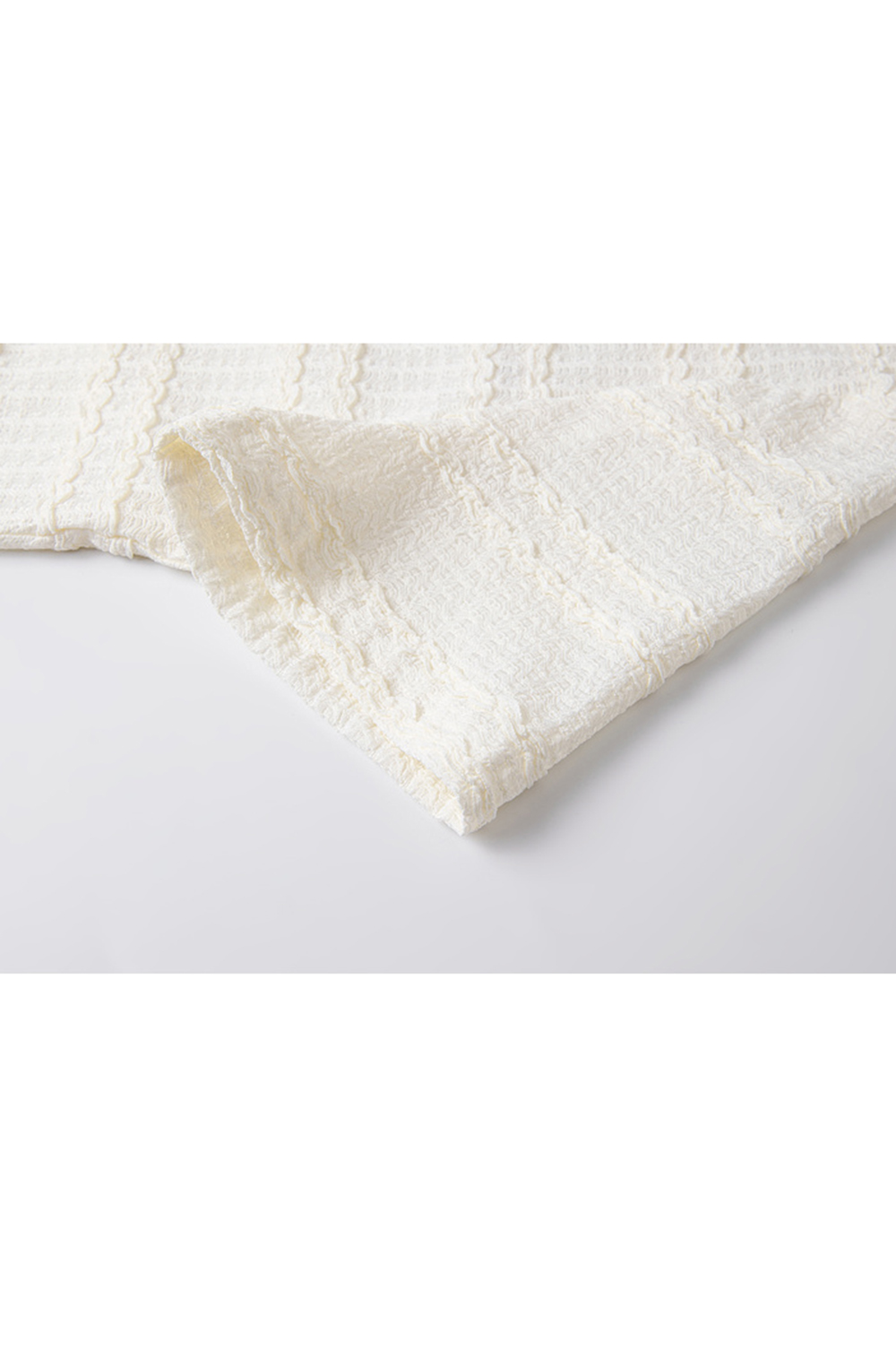 Minimalist Round Neck T-shirt with Paneled Loose Top-VIMLYSTORE