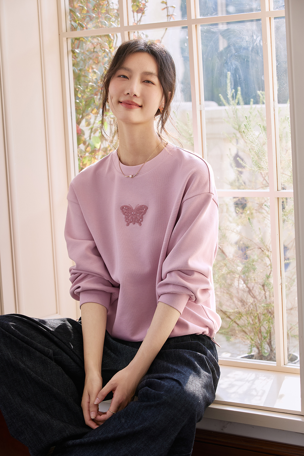 Butterfly-Embroidered Oversized Crewneck Sweatshirt-VIMLYSTORE