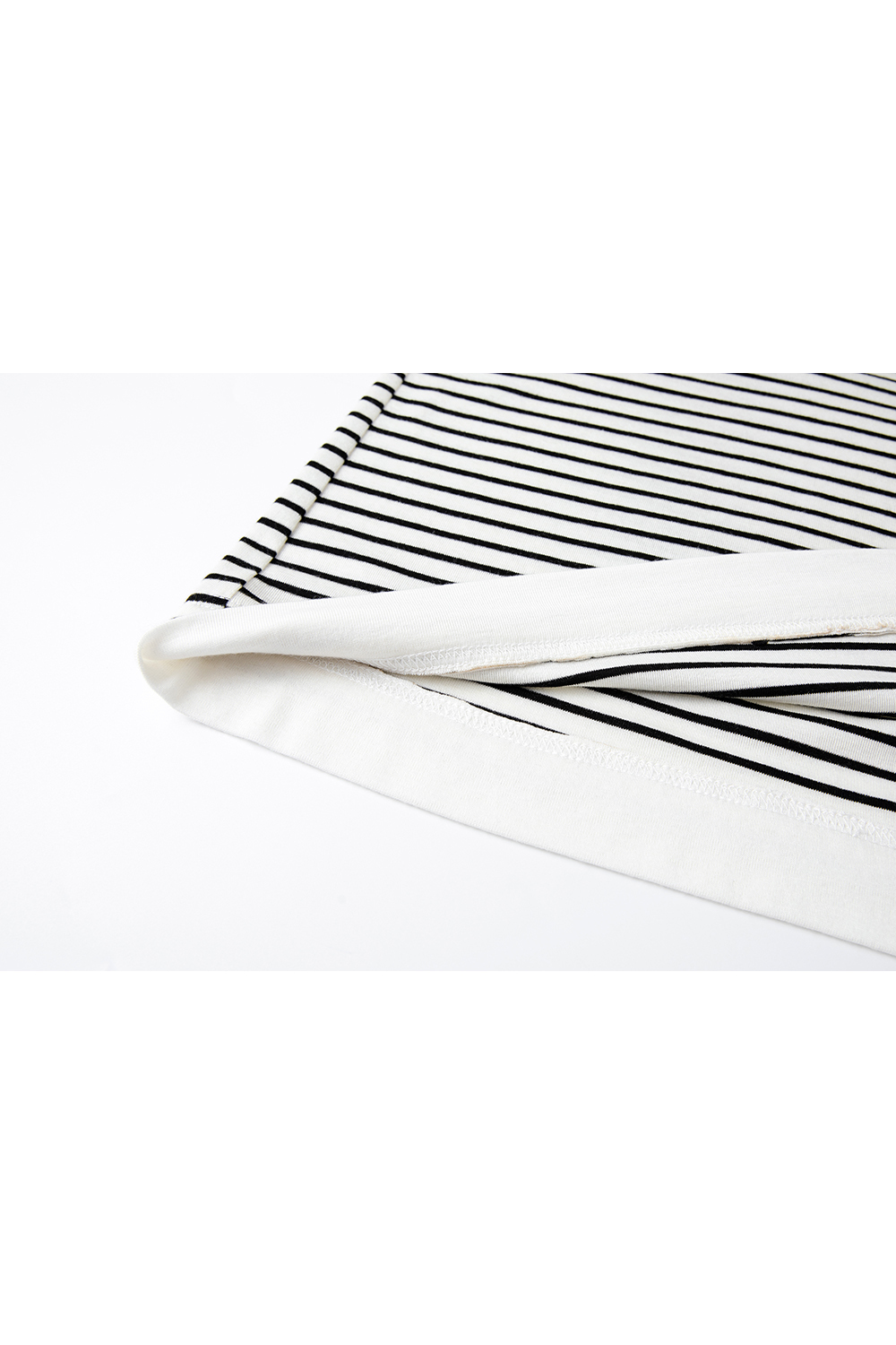 Black & White Striped Wool-Blend Relaxed Tee-VIMLYSTORE
