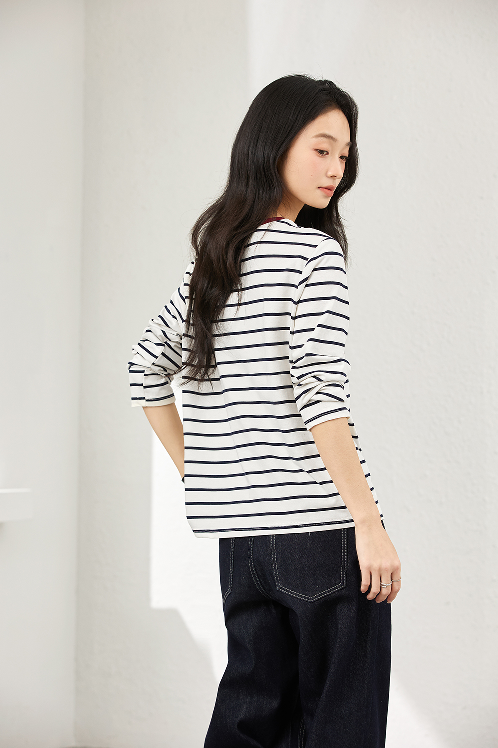 Slim-Fit Contrast Sleeve Tee with Embroidered Lettering-VIMLYSTORE