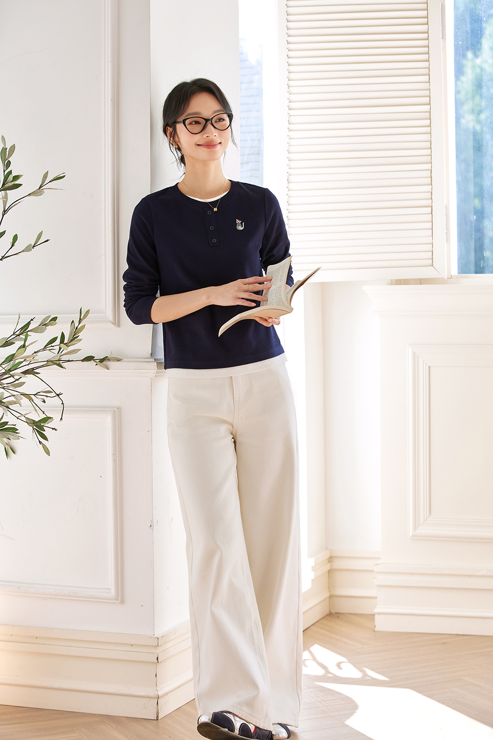 Navy Color-Block Relaxed Fit Long-Sleeve Tee-VIMLYSTORE