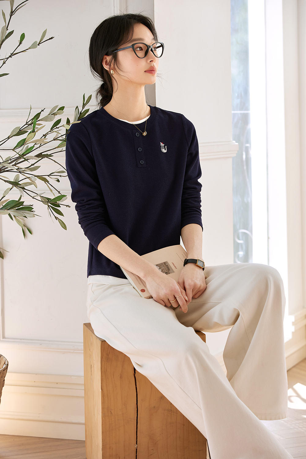 Navy Color-Block Relaxed Fit Long-Sleeve Tee-VIMLYSTORE