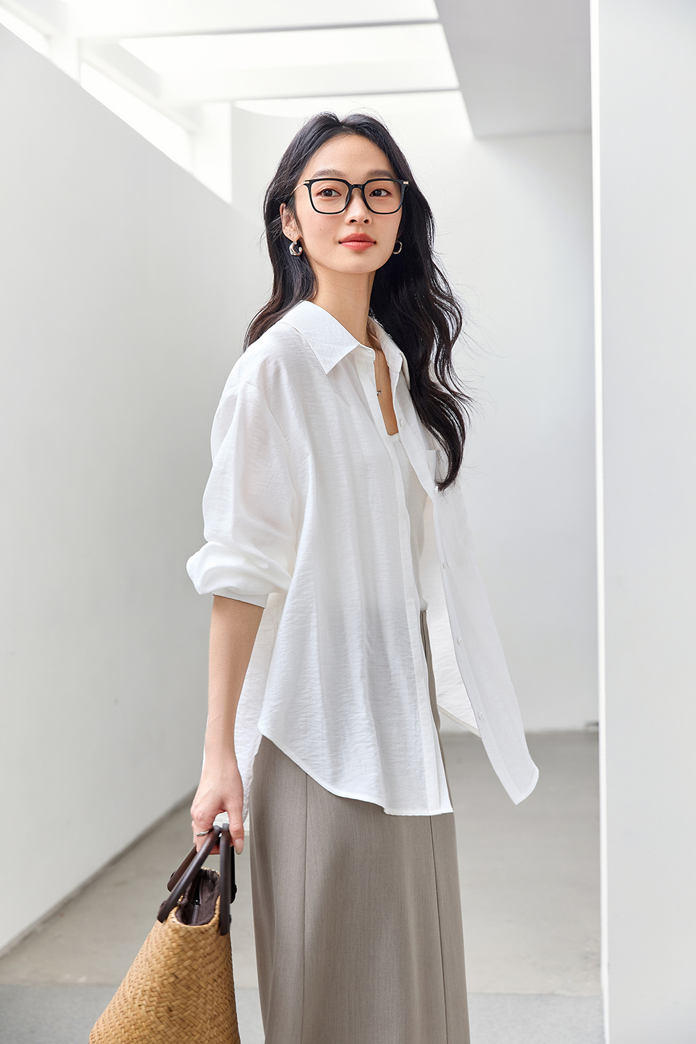 Luxe White Long-Sleeve Shirt with Youthful Silhouette-VIMLYSTORE