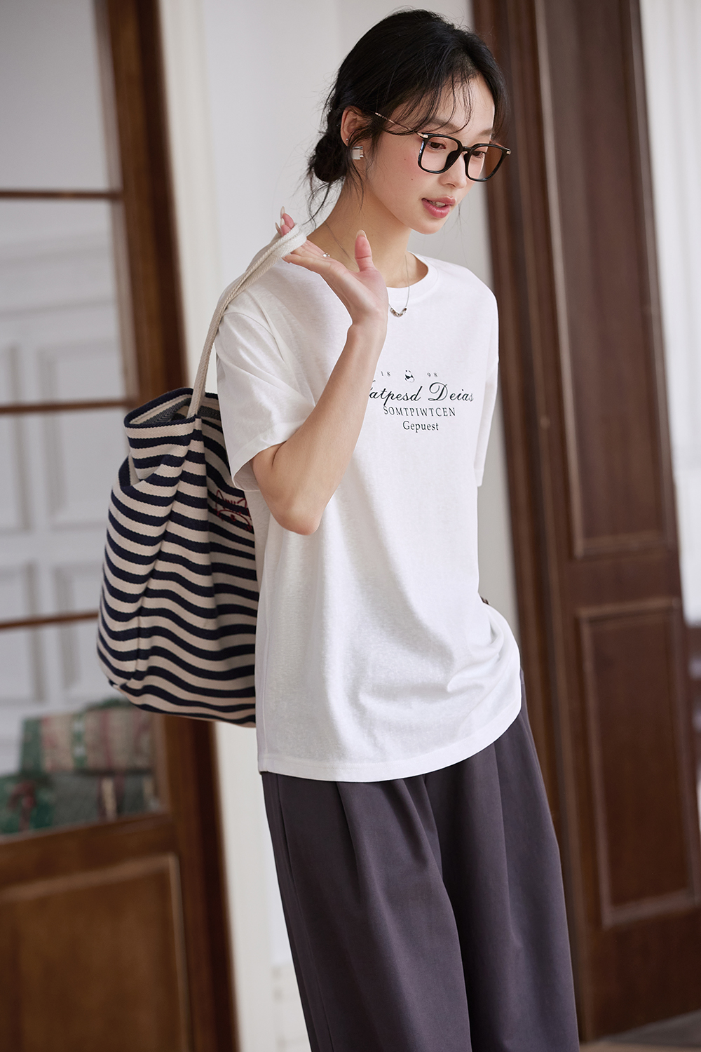 Letter Print Loose Round Neck Short Sleeve T-Shirt-VIMLYSTORE