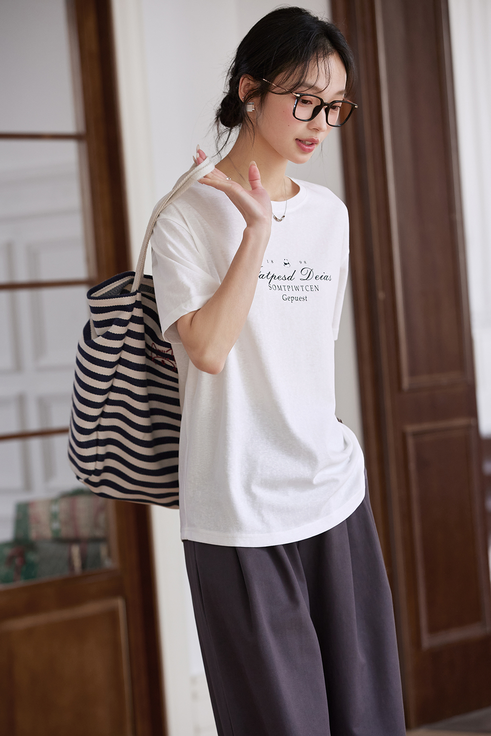 Letter Print Loose Round Neck Short Sleeve T-Shirt-VIMLYSTORE