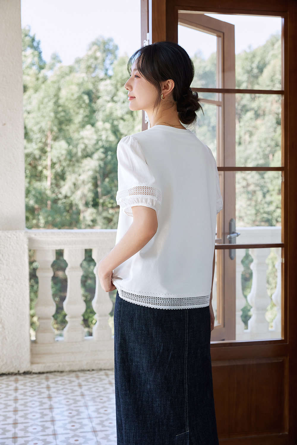 Lace Trim Lantern Sleeve Round Neck Short Sleeve T-Shirt-VIMLYSTORE