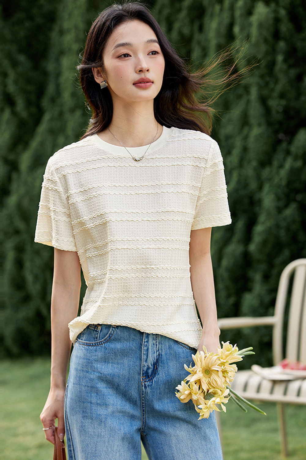 Minimalist Round Neck T-shirt with Paneled Loose Top-VIMLYSTORE