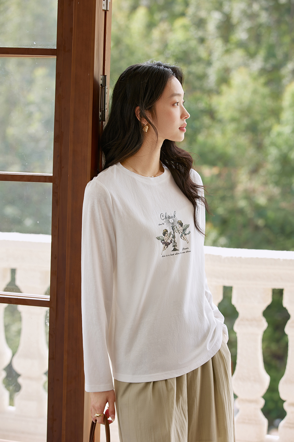 Relaxed Fit Long-Sleeve Tee with Cherub Print-VIMLYSTORE