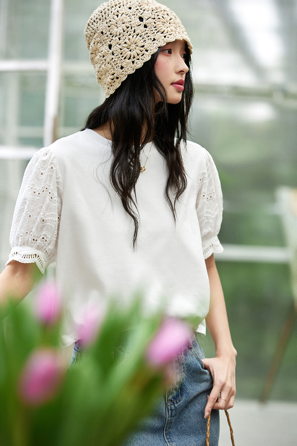 Round Neck Short-sleeve T-shirt with Lace-up Puff Sleeves