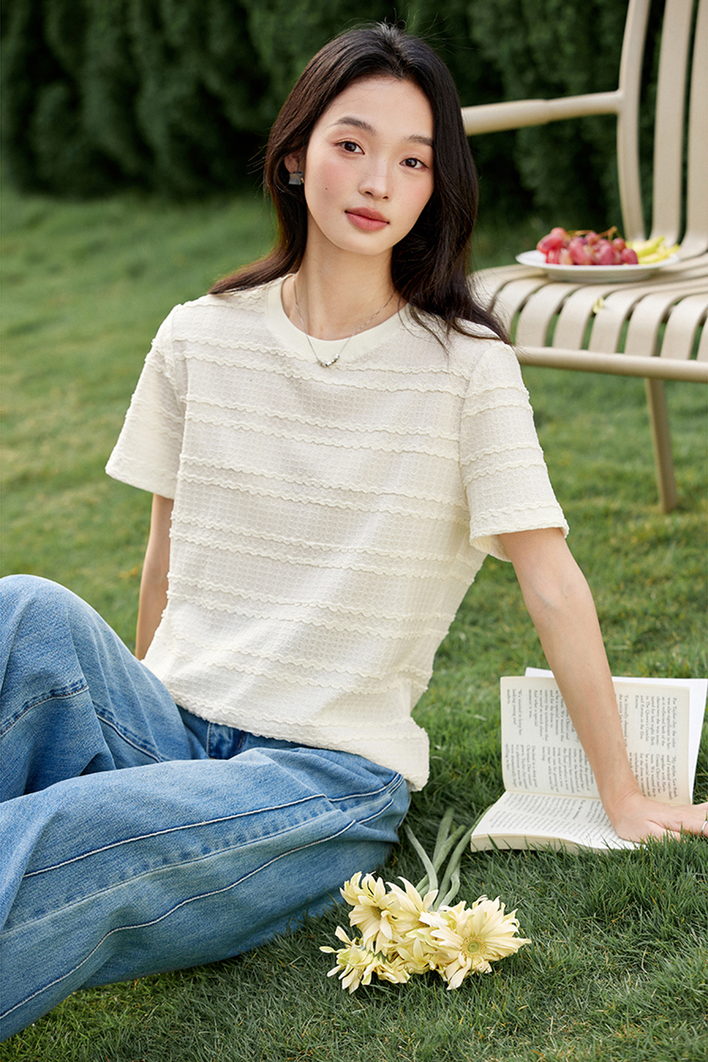 Minimalist Round Neck T-shirt with Paneled Loose Top-VIMLYSTORE