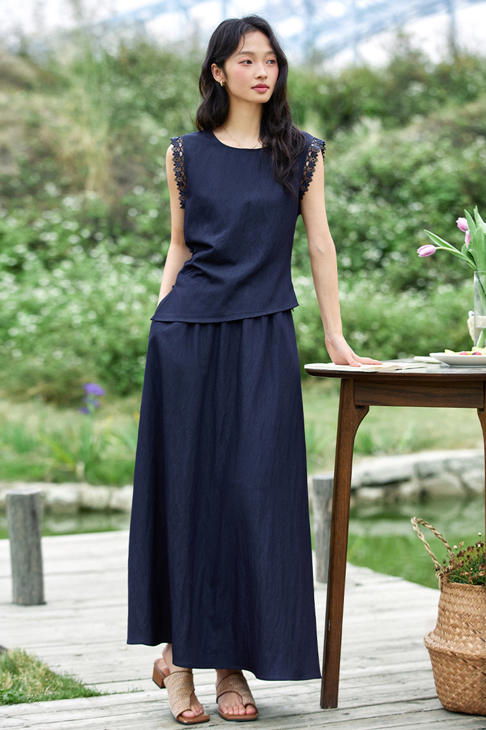 Elegant Minimalist Design Sleeveless Top Set