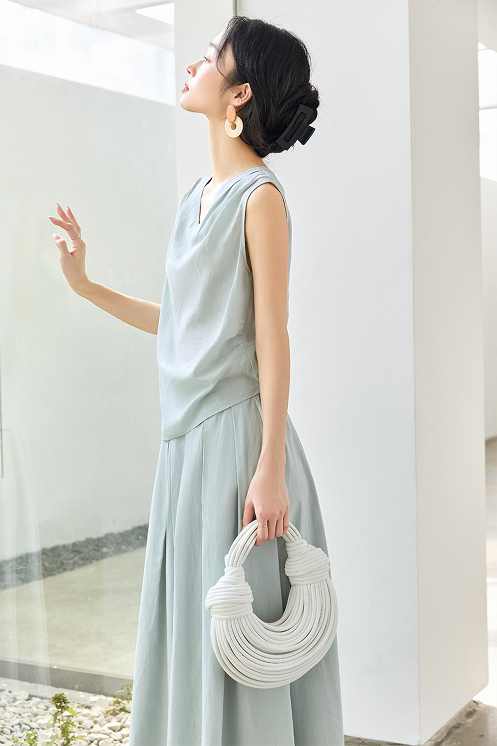 Fashionable & Elegant Sleeveless V-Neck Top with Midi Skirt Set