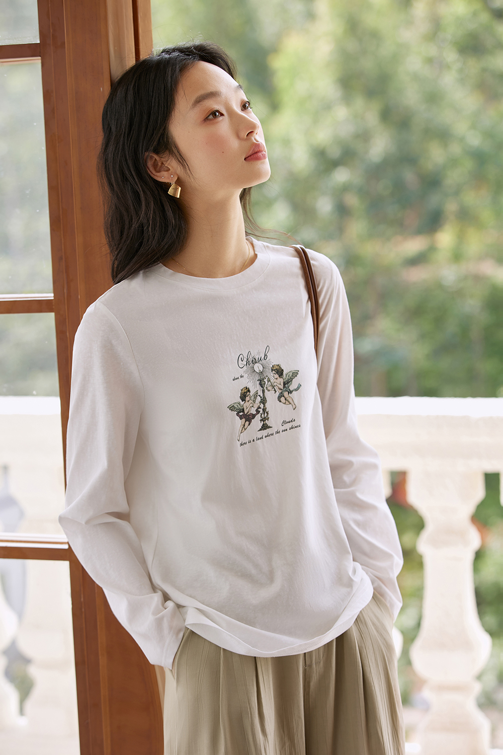 Relaxed Fit Long-Sleeve Tee with Cherub Print-VIMLYSTORE
