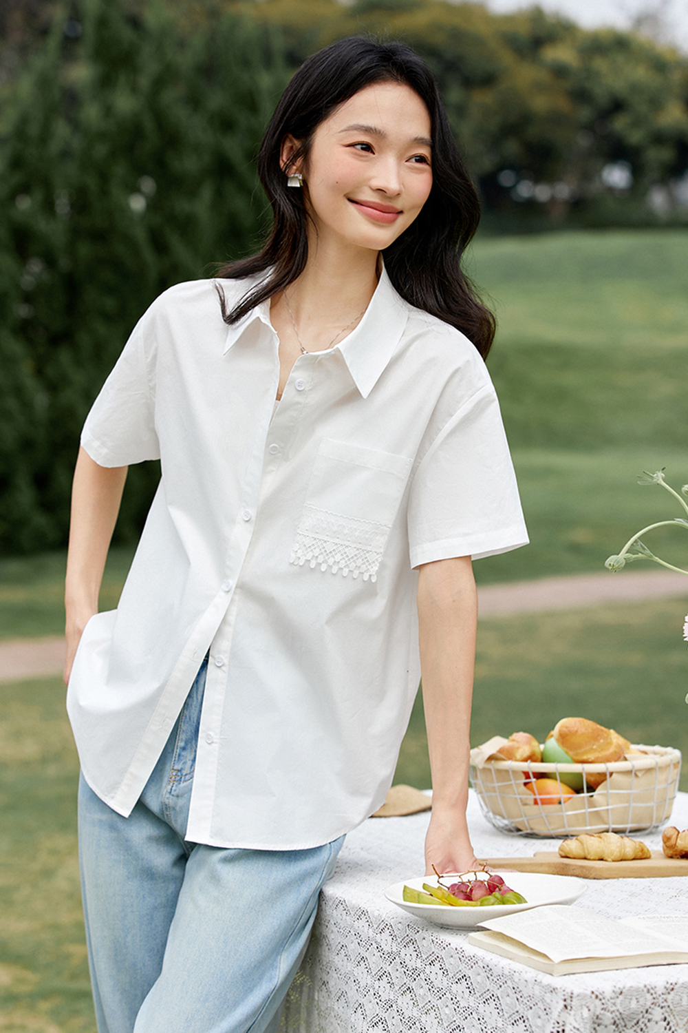Minimalist White Lace-trimmed Cotton Shirt