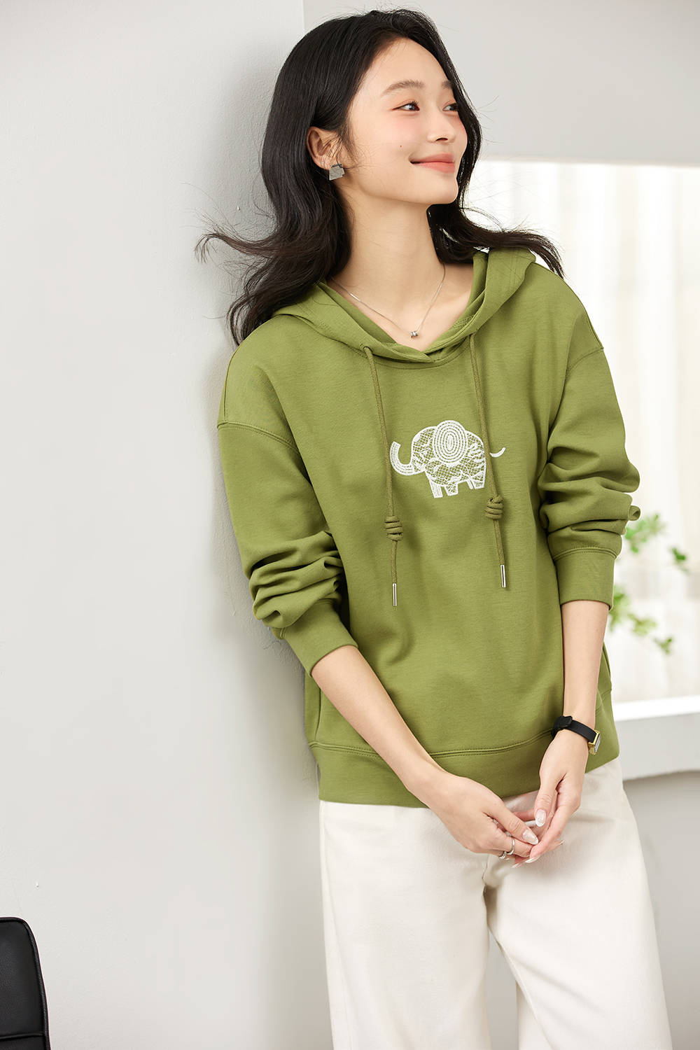 Elephant Embroidered Casual Pullover Hoodie-VIMLYSTORE