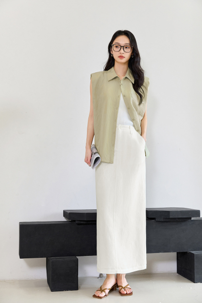 Lyocell Sleeveless Collared Solid Shirt