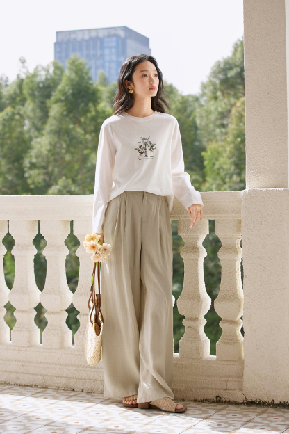 Relaxed Fit Long-Sleeve Tee with Cherub Print-VIMLYSTORE