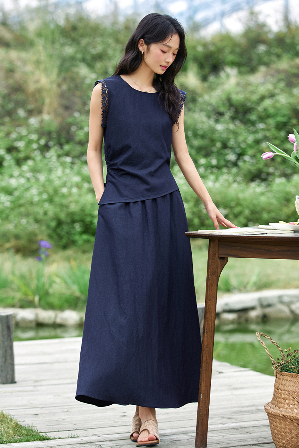 Elegant Minimalist Design Sleeveless Top Set