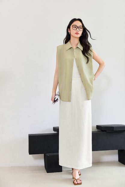 Lyocell Sleeveless Collared Solid Shirt