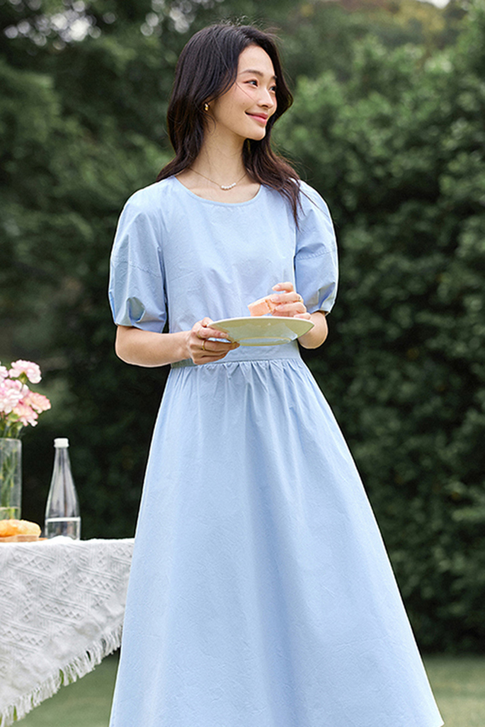 French Elegance Cotton Round-Neck Puff Sleeve Midi Dress with Defined Waist