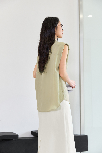 Lyocell Sleeveless Collared Solid Shirt