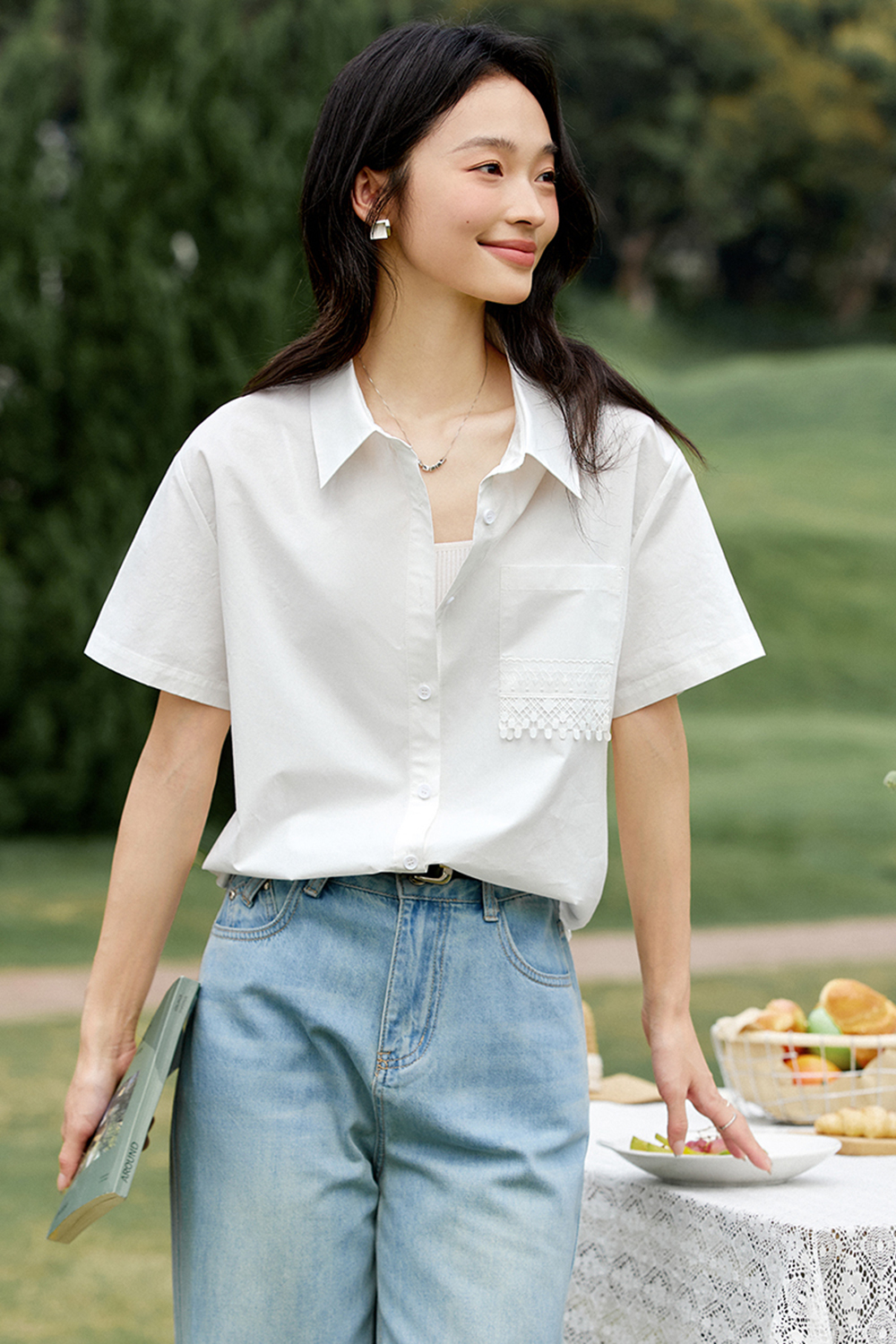 Minimalist White Lace-trimmed Cotton Shirt