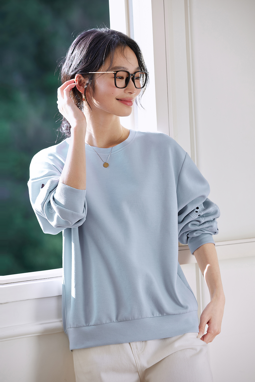 Openwork-Embroidered Oversized Sweatshirt-VIMLYSTORE