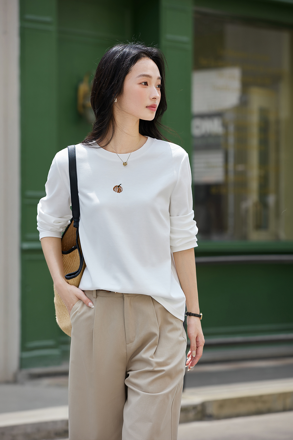 Pumpkin-Embroidered Layering Crewneck-VIMLYSTORE