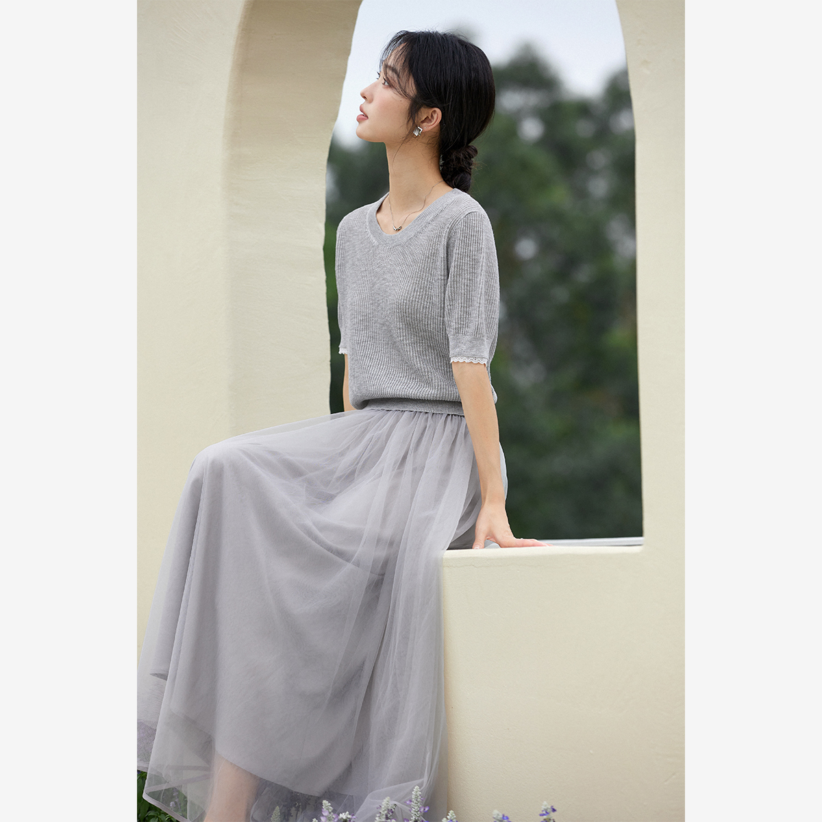Lace Splicing Top and Mesh dress Gentle Suit