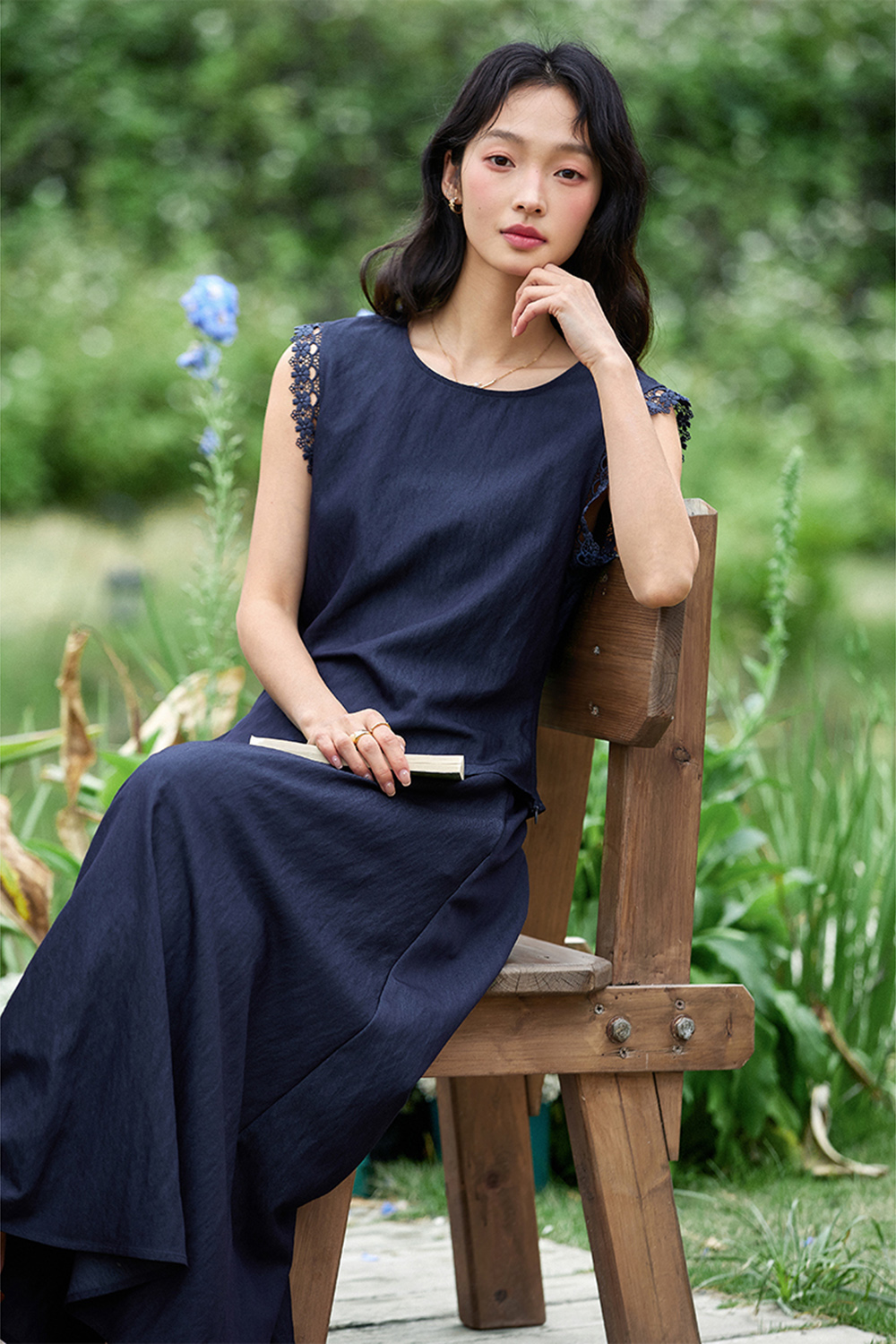 Elegant Minimalist Design Sleeveless Top Set