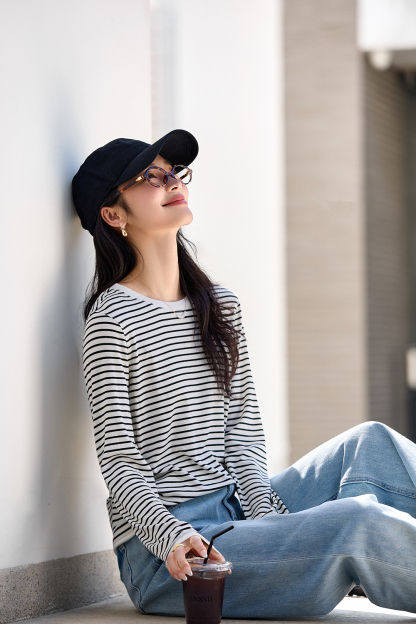 Black & White Striped Wool-Blend Relaxed Tee-VIMLYSTORE
