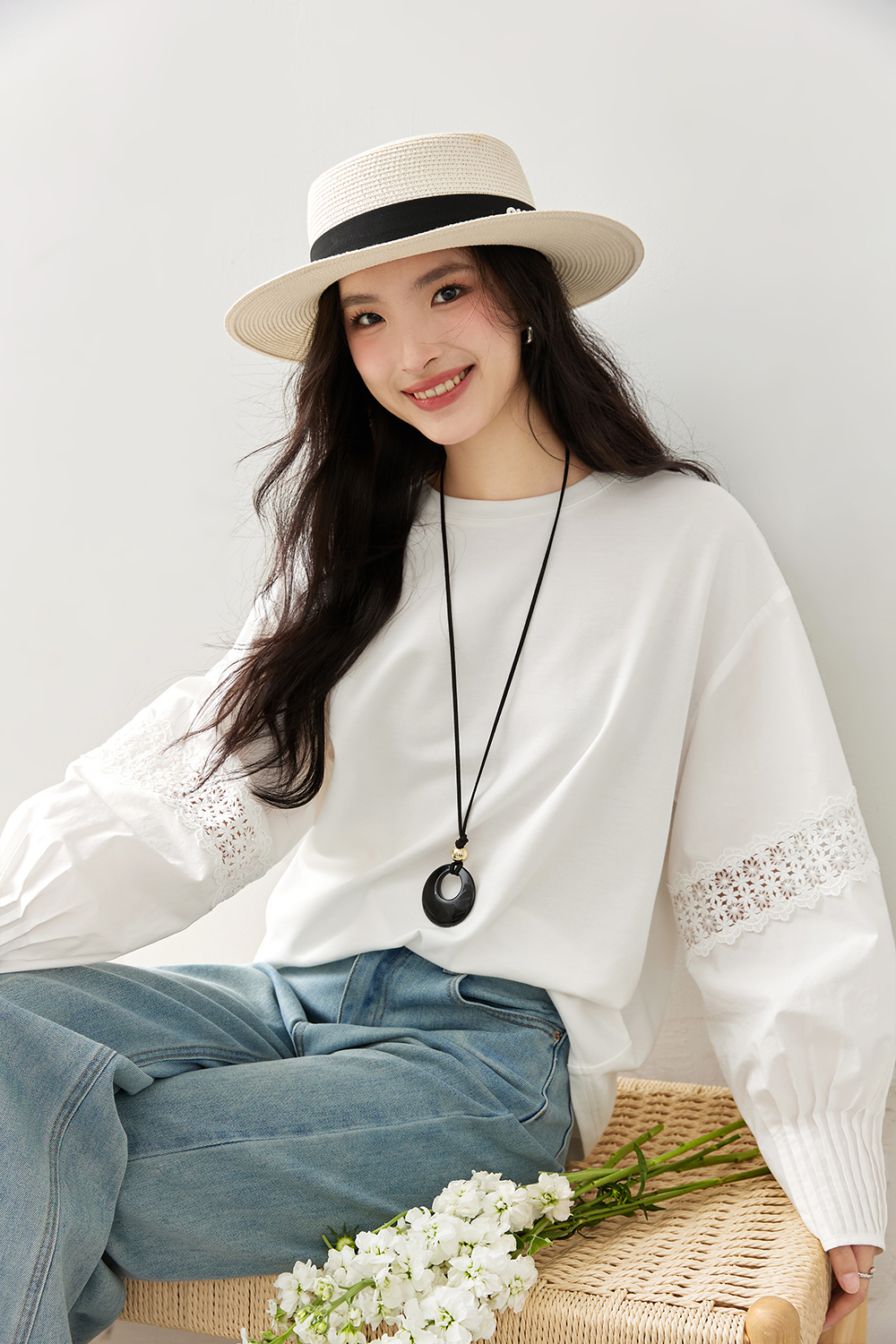 Lace-Trimmed Cut-Out Panel Slimming Crewneck Tee-VIMLYSTORE