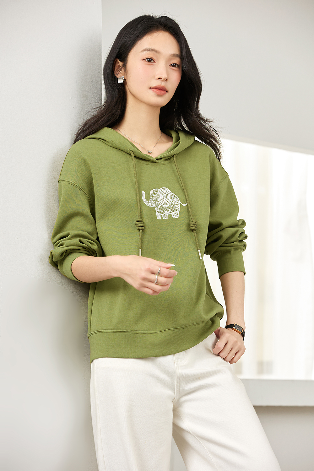 Elephant Embroidered Casual Pullover Hoodie-VIMLYSTORE