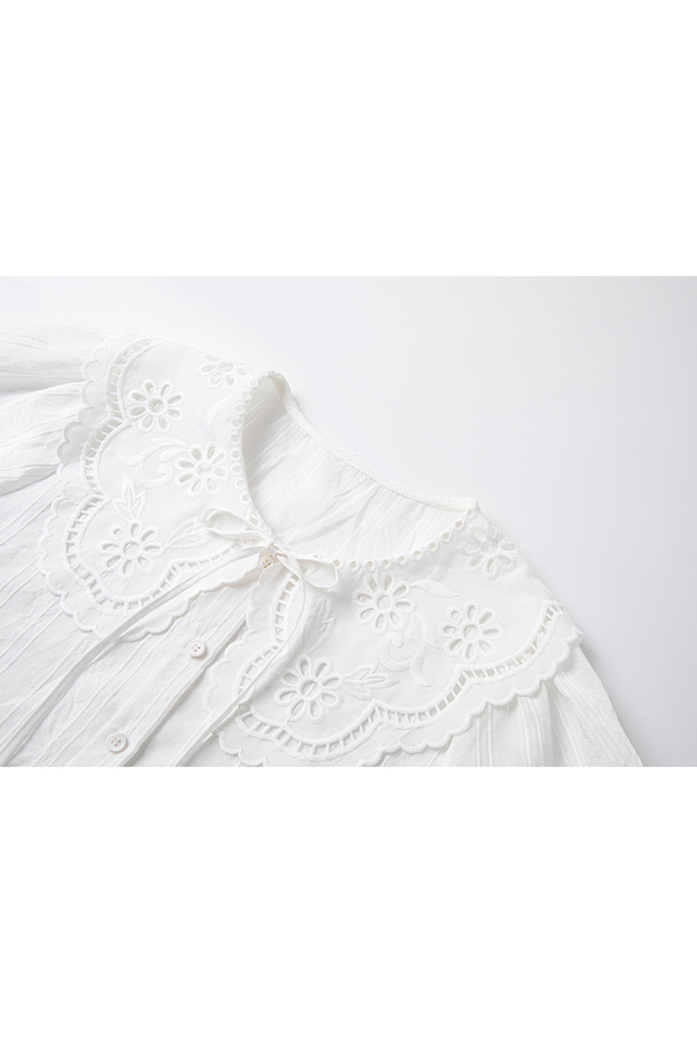 French Youthful Peter Pan Collar Short-Sleeve Blouse with Lace Trim-VIMLYSTORE