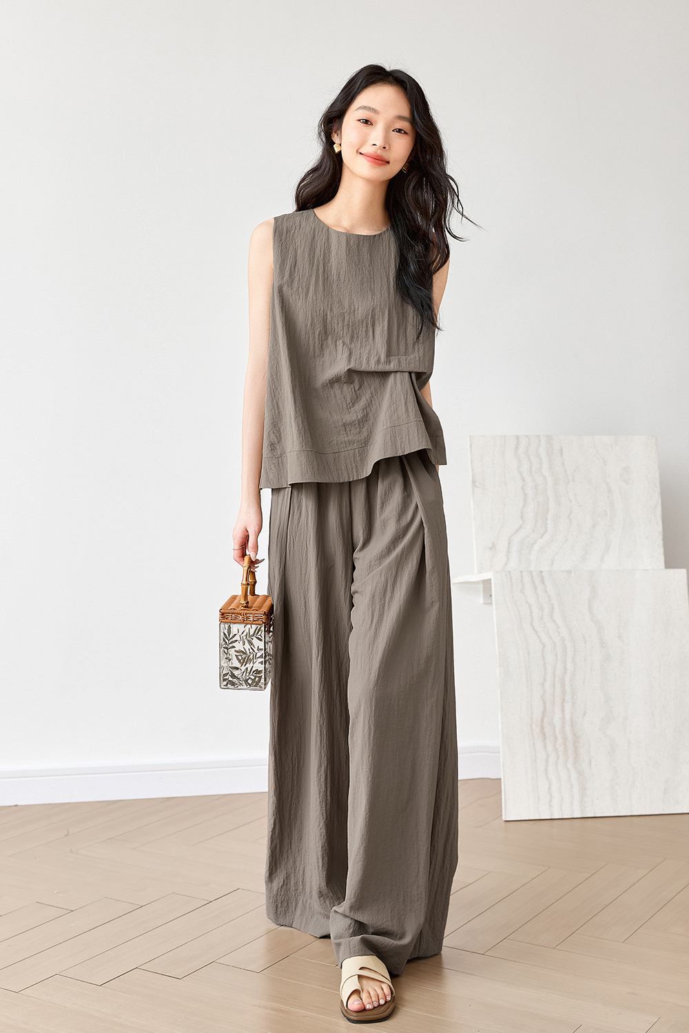 Slimming Sleeveless Top with Flared Pants Set