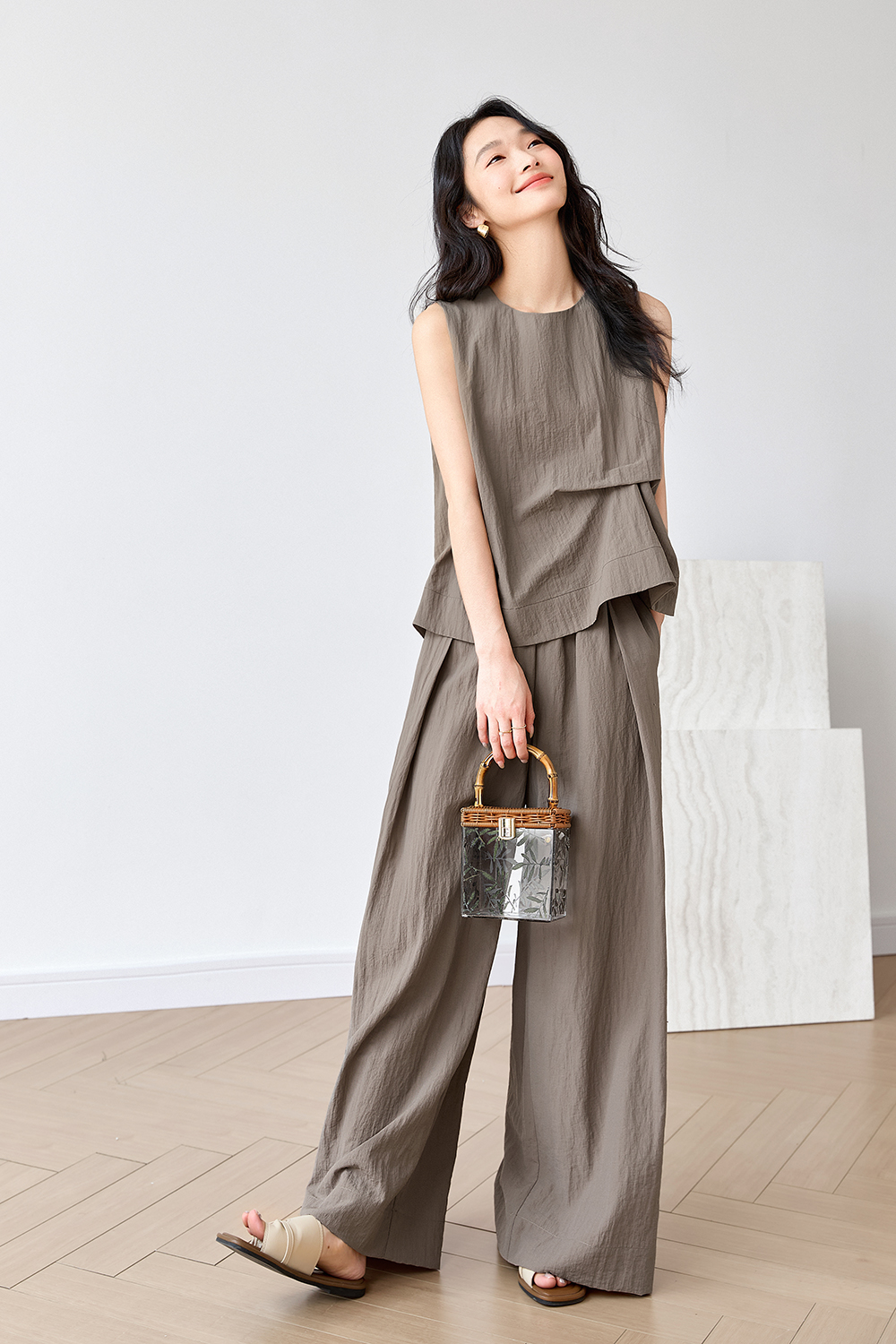 Slimming Sleeveless Top with Flared Pants Set