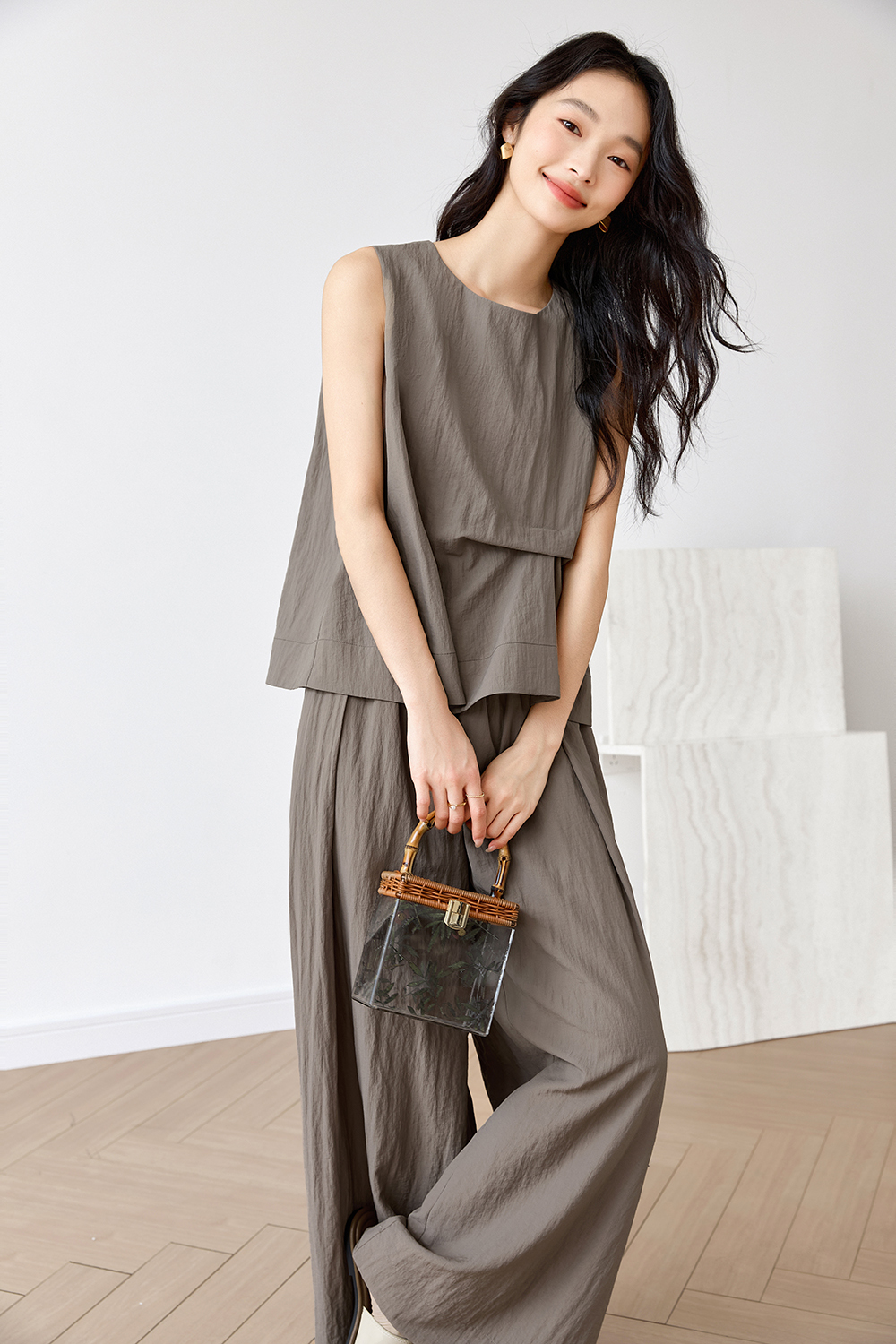 Slimming Sleeveless Top with Flared Pants Set