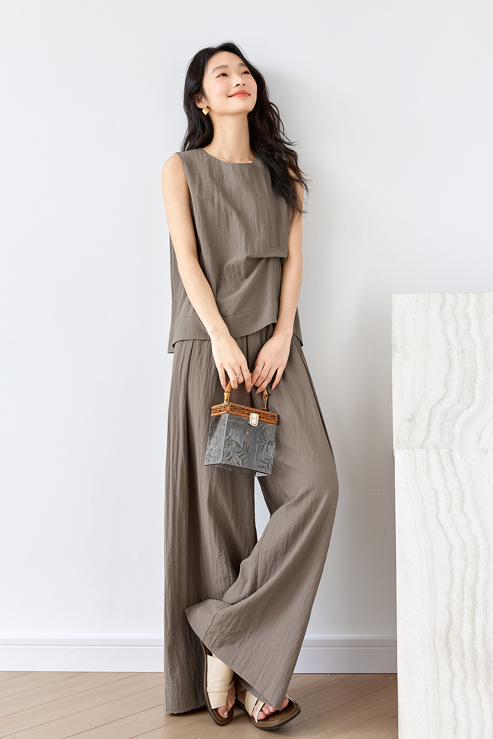 Slimming Sleeveless Top with Flared Pants Set