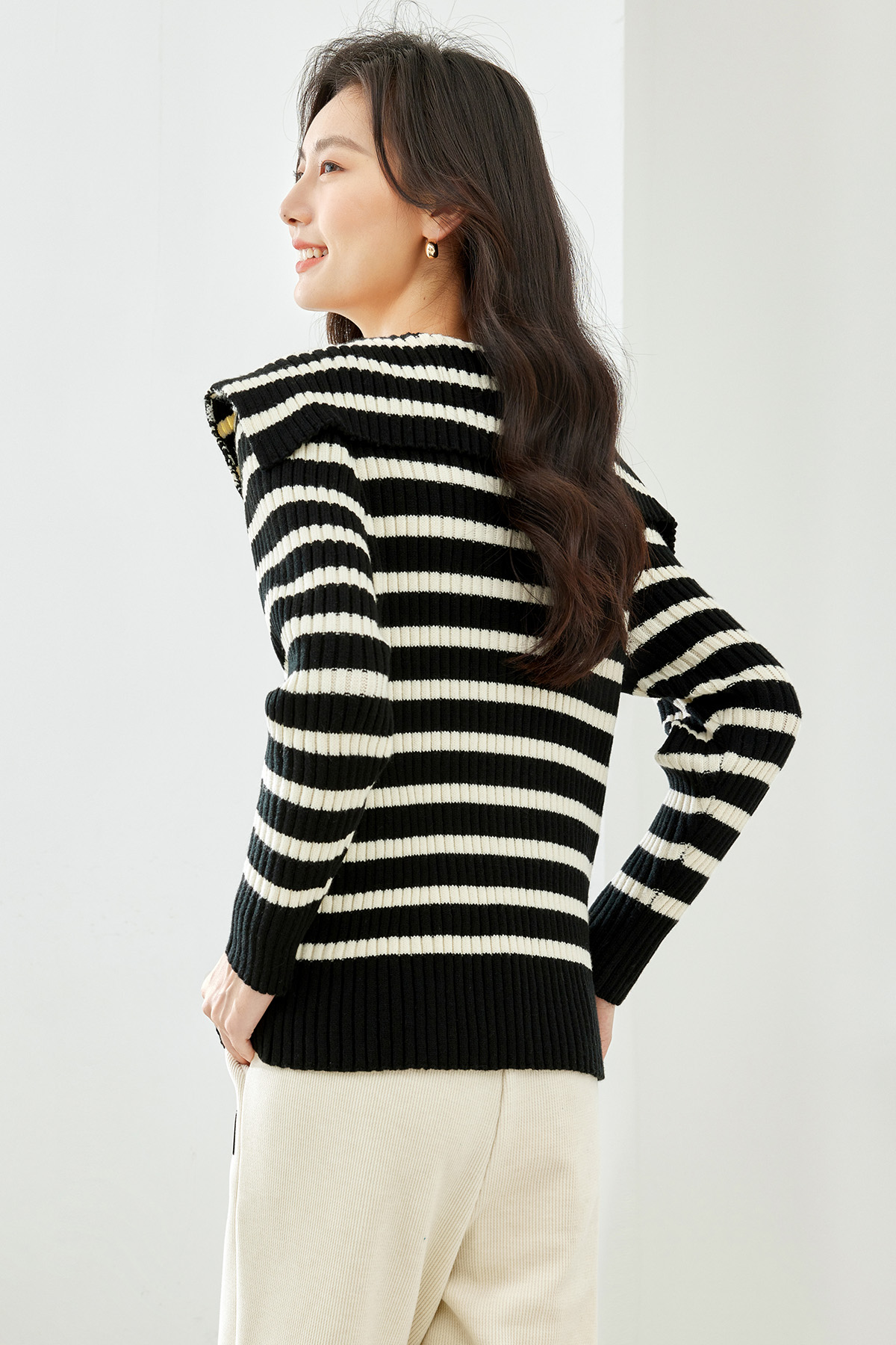Striped knit sweater-VIMLYSTORE