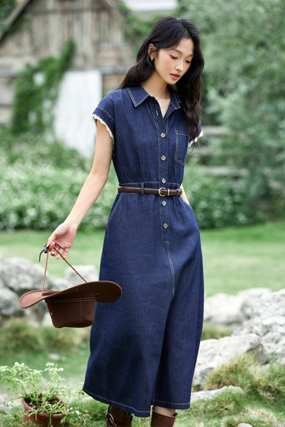 Retro Denim Dress with Lace Sleeves and Waist-Defining Silhouette-VIMLYSTORE