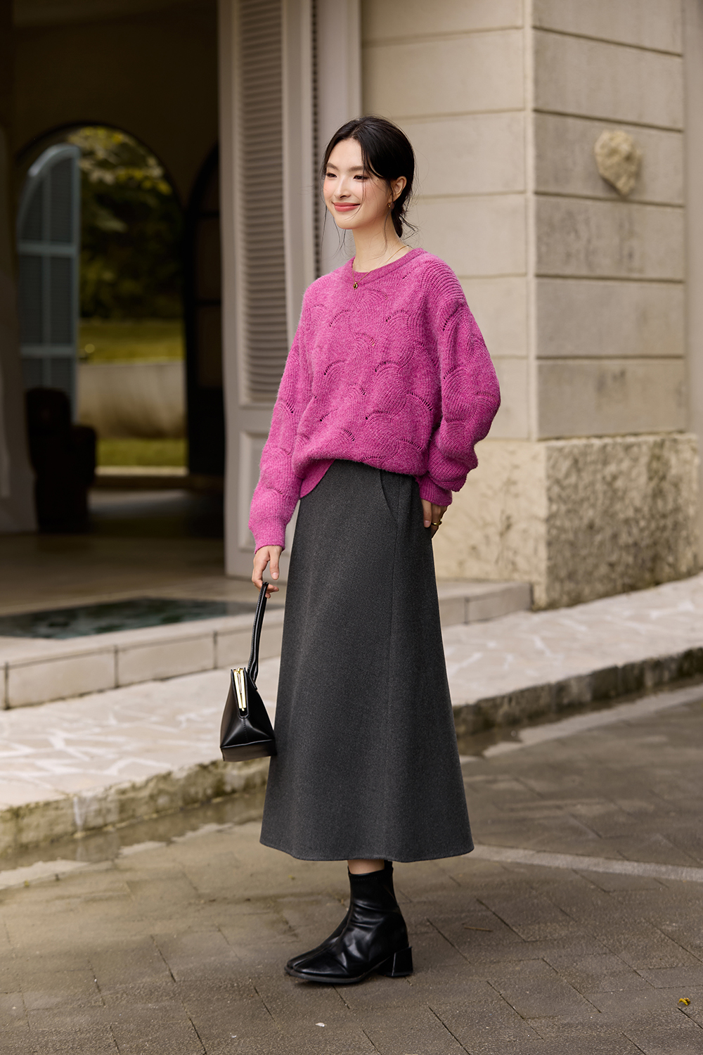 Elegant Light Wool Midi Skirt