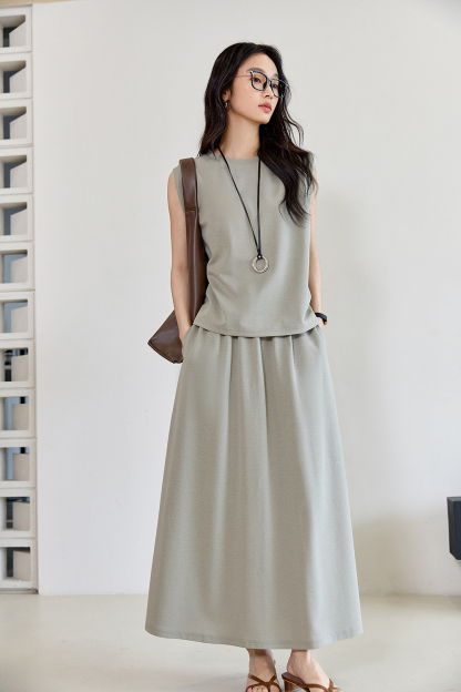Simple Commute Sleeveless Round Neck Top with Skirt Set