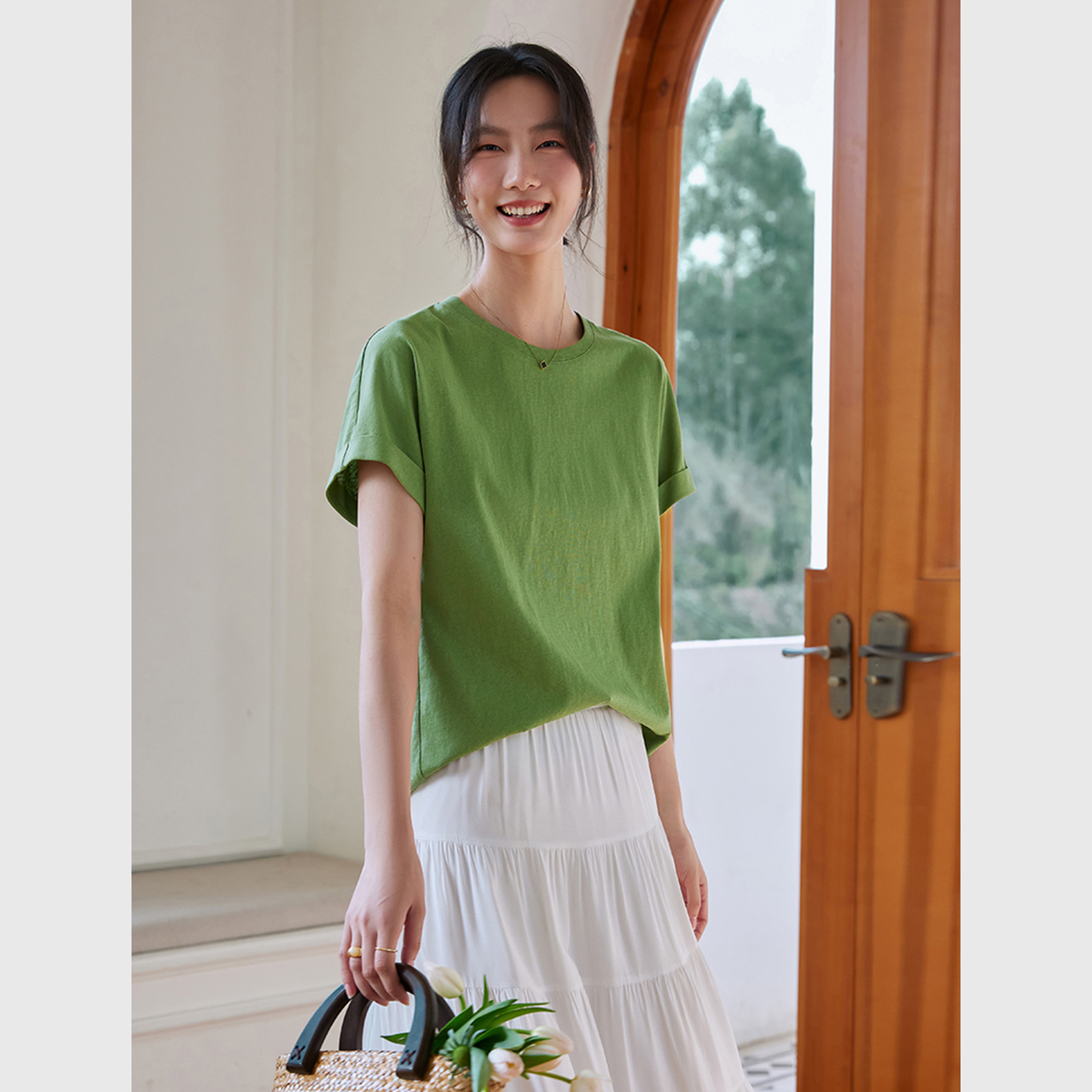 Round Neck Solid Color T-Shirt