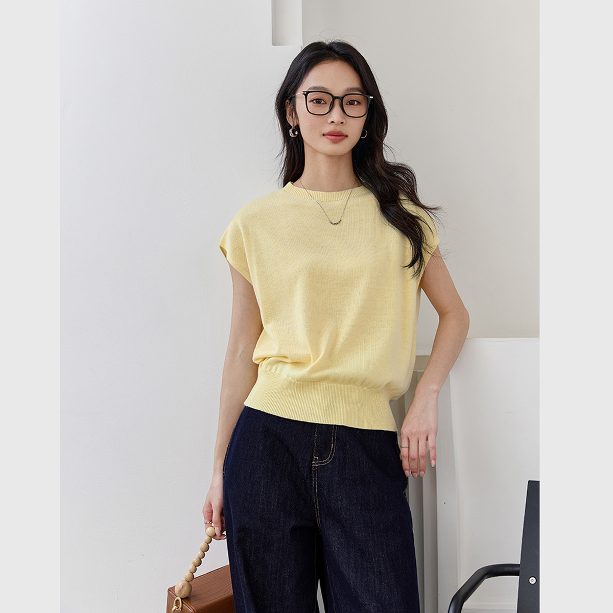 Sleeveless Round Neck Sweater