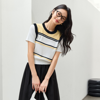 Contrast Striped Round Neck Sweater