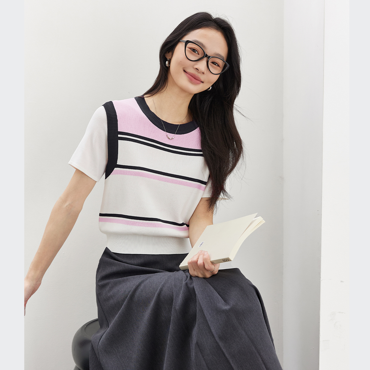 Contrast Striped Round Neck Sweater